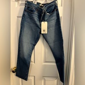 Women’s Levi’s “wedgie” jeans